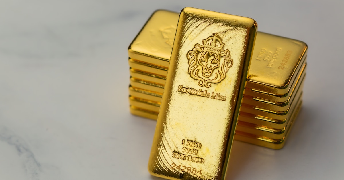 Emas Batangan vs Perhiasan: Mana yang Lebih Menguntungkan untuk Investasi?