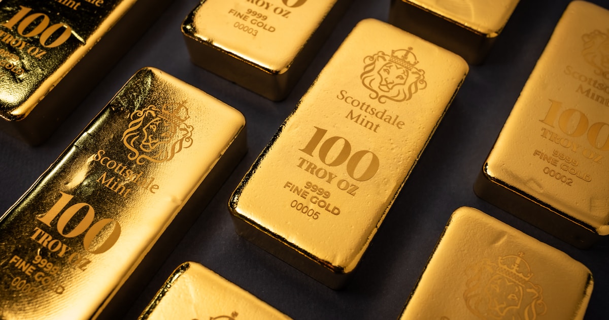 Investasi Emas vs Investasi Lain: Mana yang Lebih Menguntungkan?