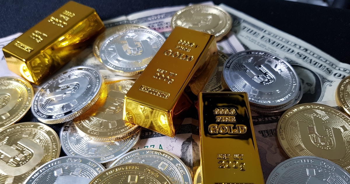 Emas Batangan vs Perhiasan: Mana yang Lebih Baik untuk Investasi Emas?